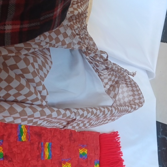 NO COMMENT Tan and White Checkered Ruched Side Bodycon Dress, lined, side slit - Picture 8 of 9